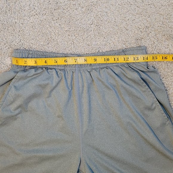 Nike - Men's DRI-FIT Athletic Training Gym Basketball - Medium - Picture 3 of 6